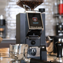 Eureka Mignon Specialita Smart black  | Automata kávédaráló
